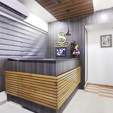 Hotel O Down Town Meerut Eksteriør billede